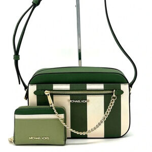 Michael Kors Large EW Zip Chain
Crossbody Bag & MD ZA Card Case Wallet
Green